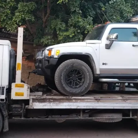 Car recovery service in Lahore providing 24/7 vehicle recovery assistance